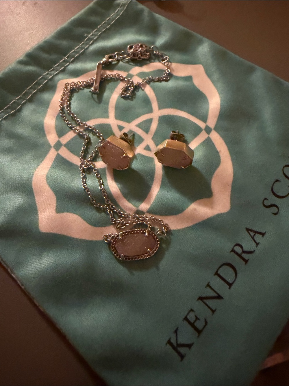Kendra Scott light pink Drusy Pendant Necklace and white druzy Stud Earrings Set
